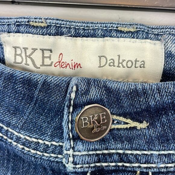 BKE Mid Rise Dakota Capri/Crop Jeans. Size 29. - Picture 5 of 14